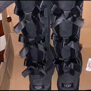 Ugg boots with 3 bows 🎀🎀🎀